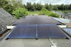 11x Solarwatt glas/glas 400 Wp zonnepanelen. Gecombineerd met een SMA 3.6 1 fase omvormer. Geïnstalleerd in Klazienaveen.