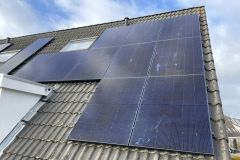 10x solarwatt 405wp glas-glas zonnepanelen gecombineerd met een SMA 3.6 omvormer. Geïnstalleerd in Hoogeveen.